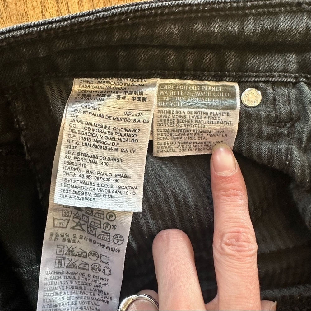 Levi’s Flatter & Flaunt Skinny Leg Black Denim Jeans Size 12 - Picture 10 of 15